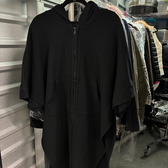 Yohji Yamamoto LIMI feu Cloak/Cape Hoodie Black